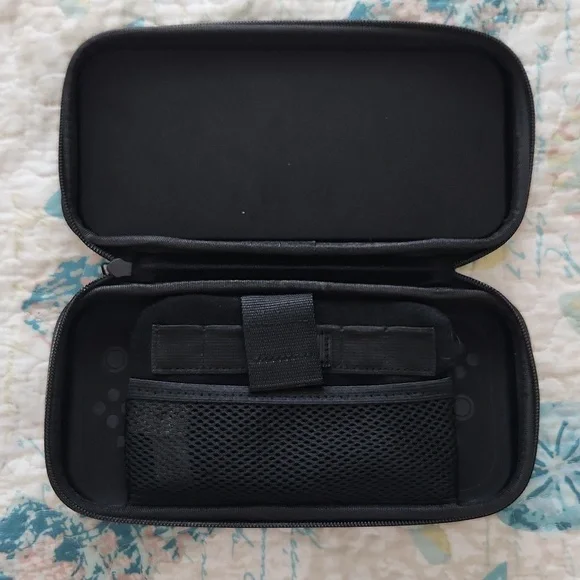 Nintendo Switch Case - Picture 3 of 4